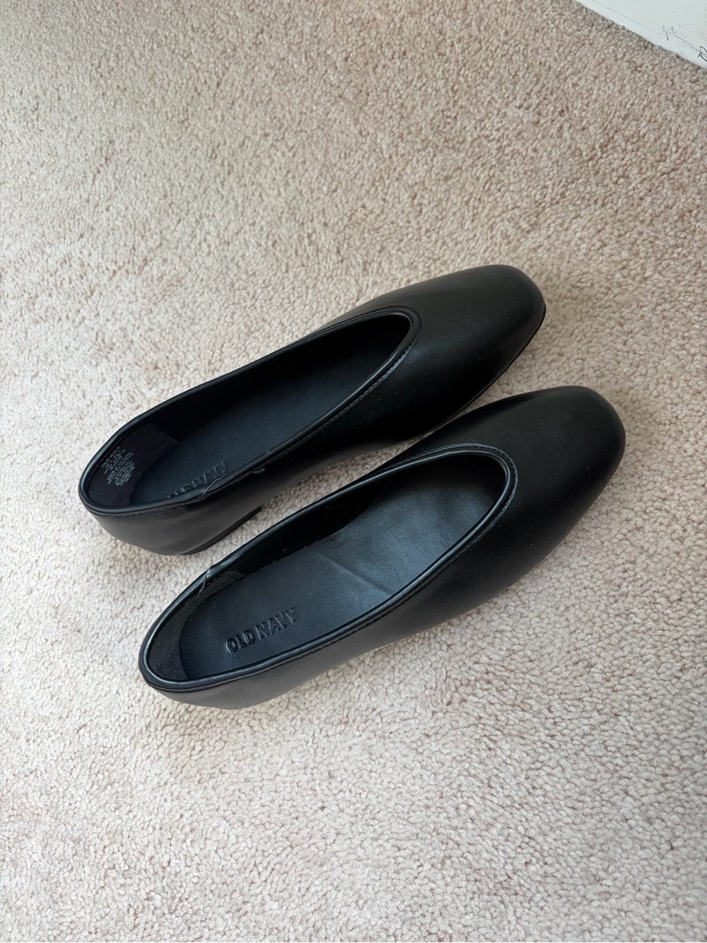 Old Navy V Cut Ballet Flats